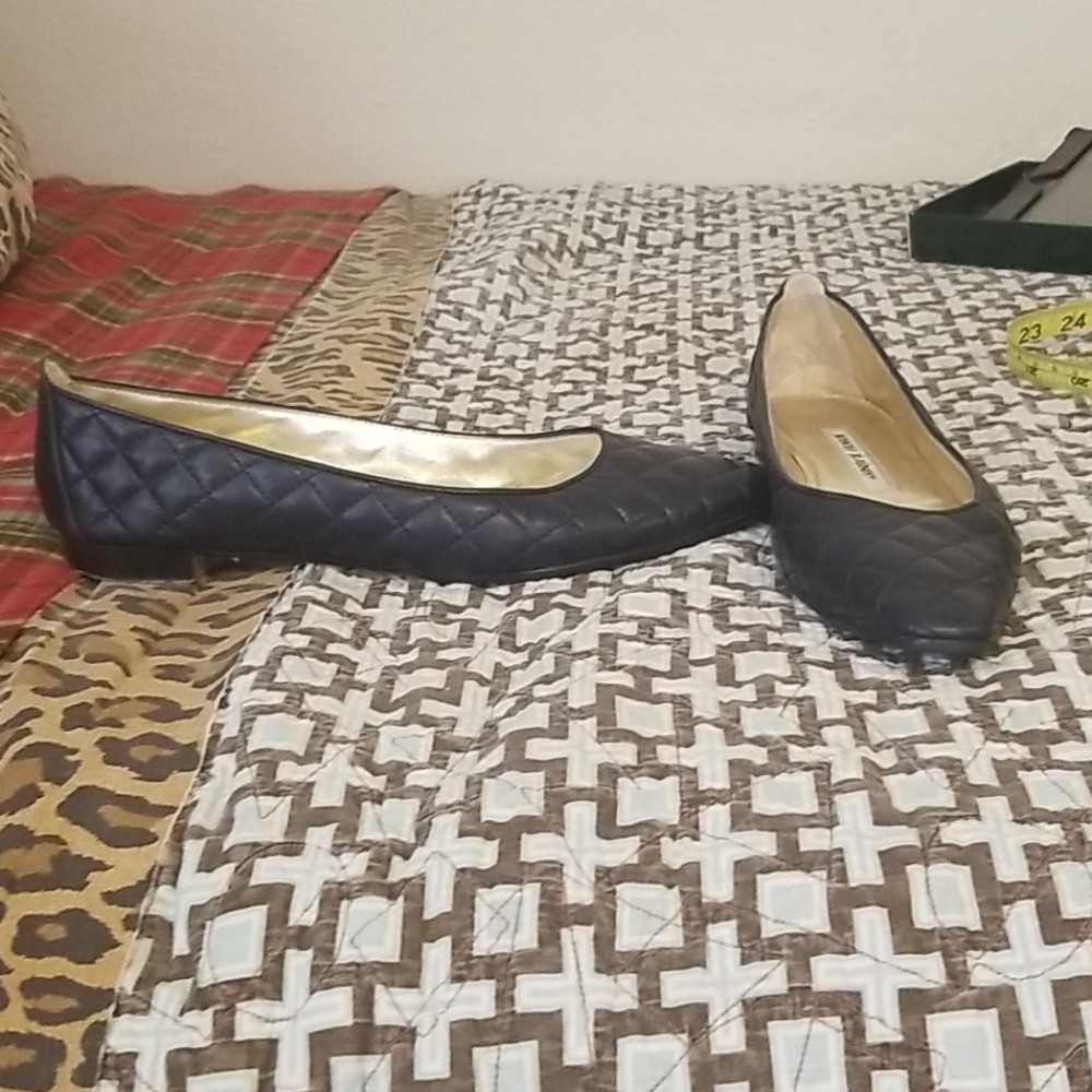 Black quilt flats